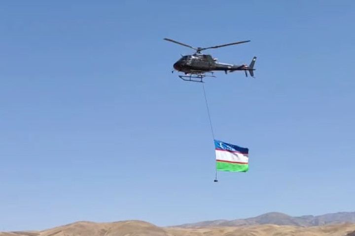В Чирчике состоялось авиашоу, приуроченное ко Дню авиации