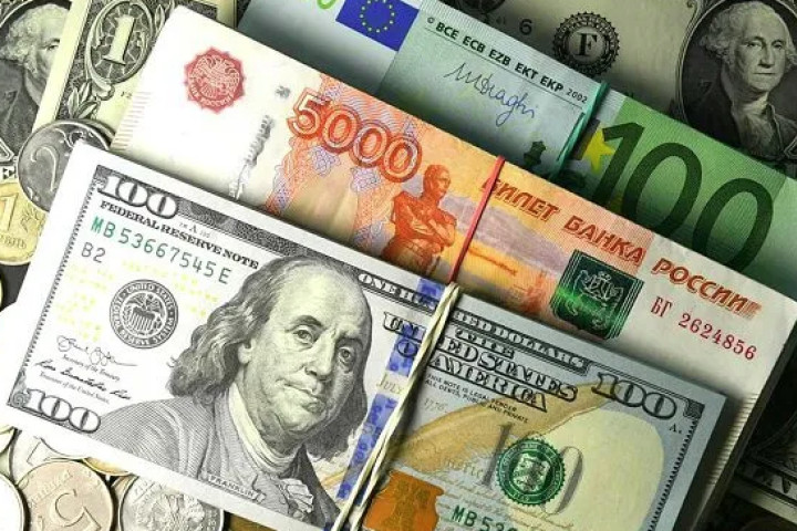 Курс доллара приблизится к отметке 11 000 сумов