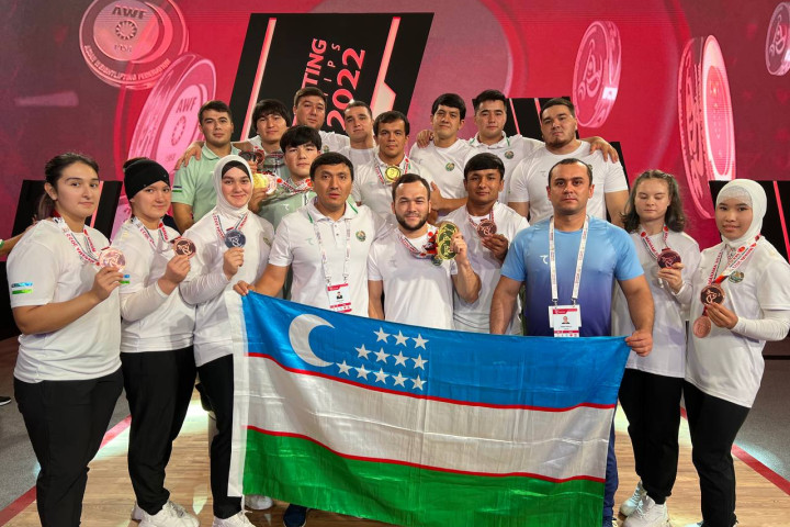 Тяжелоатлеты Узбекистана завершили чемпионат Азии на первом месте в общекомандном зачете
