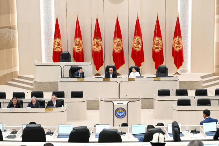 Парламент Кыргызстана принял историческое решение о самороспуске
