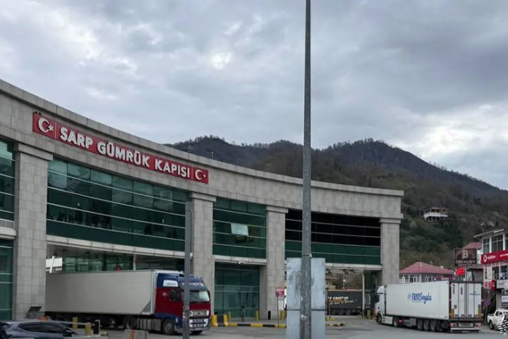 Узбекистан и Турция договорились упростить процедуры для водителей на ключевом пограничном переходе