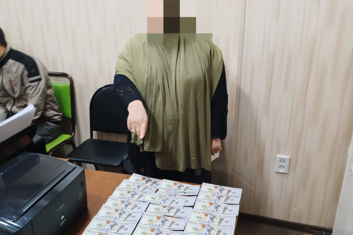 В Самарканде задержана женщина, обещавшая отправить двух узбекистанцев в Канаду за 24 тысячи долларов