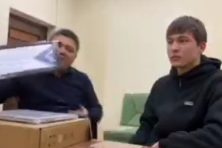 Виноватые нашлись: в Намангане уволены директор школы и классный руководитель из-за инцидента с подарком победителю олимпиады