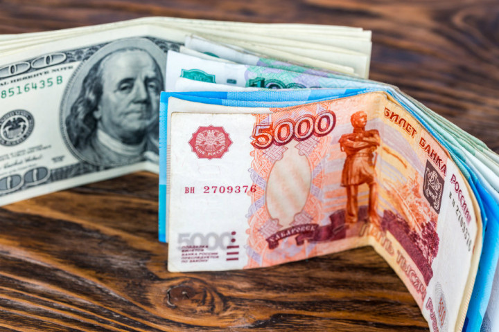 Узбекистанцы за одни сутки скупили более 60 млн рублей