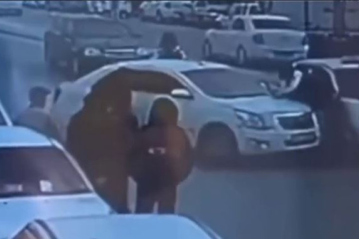 В Бухаре задержали водителя, совершившего наезд на сотрудника ДПС
