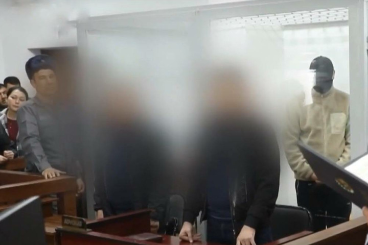 В Самарканде задержали мошенников, обещавших гражданам получить Green Card и визу в США