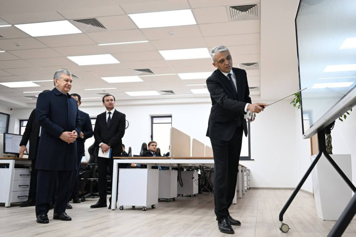 Президент Шавкат Мирзиёев знакомится с созидательной работой на территории Нового Ташкента