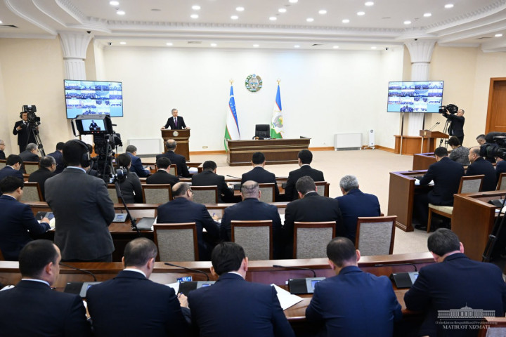 Министр транспорта получил предупреждение за проблемы в логистике