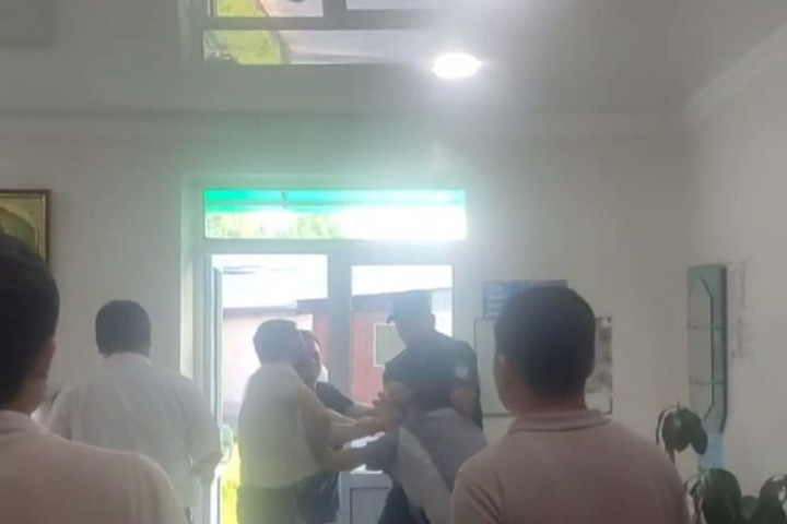 Предприниматель из Андижана пытался поджечь сотрудника БПИ