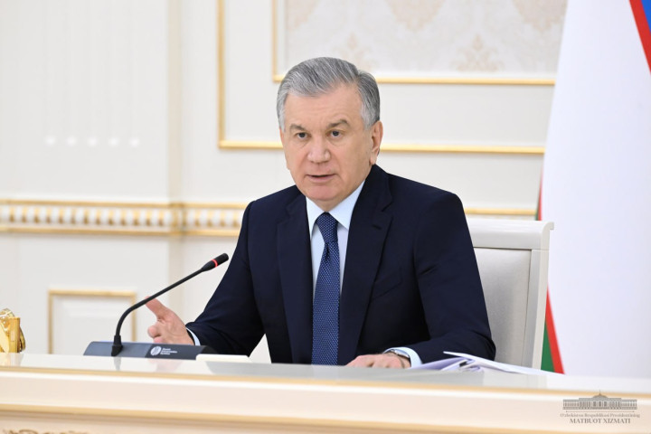 Президент Узбекистана подверг критике деятельность министра транспорта по обеспечению безопасности на дорогах