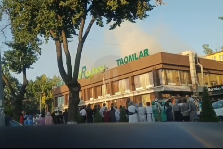 В Ташкенте горит ресторан Rayhon