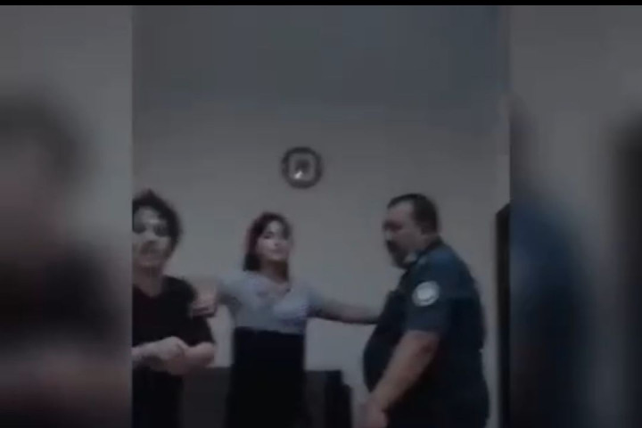 Двух инспекторов, задержавших женщин по подозрению в проституции, заключили под стражу. Против них возбуждено уголовное дело