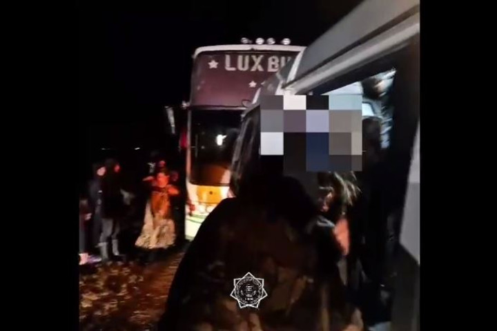 В Казахстане спасены 36 узбекистанцев, застрявших на трассе из-за поломки автобуса