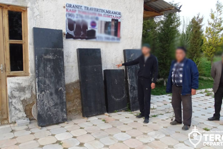 В Самарканде задержаны похитители надгробного камня стоимостью $1000