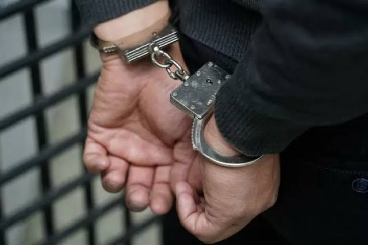 В Сырдарье школьный консультант получил 5 суток ареста за домогательства к несовершеннолетней