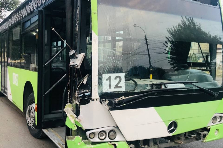 В Ташкенте произошло ДТП с участием автобуса