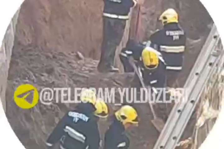 В Ташкенте во время рытья котлована под завалом оказались трое рабочих - видео