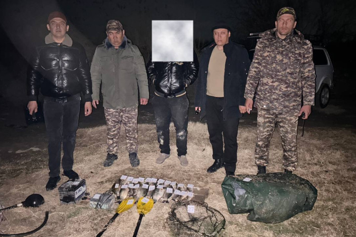Незаконная ловля рыбы электрическим током стала причиной лишения свободы двух граждан