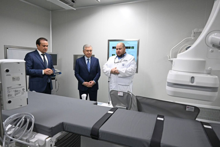 Шавкат Мирзиёев посетил многопрофильный кардиологический центр в Шахрисабзе