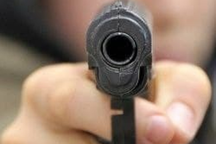 В Карши из пневматического пистолета ранили 19-летнего спортсмена, который, в свою очередь, ударил обидчика. Оба оказались на скамье подсудимых