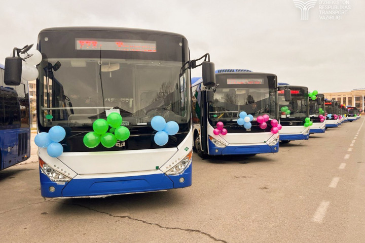 В Бухару привезли 20 новых автобусов