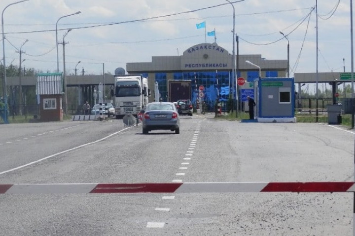 Казахстан открыл два автомобильных пункта пропуска с Узбекистаном