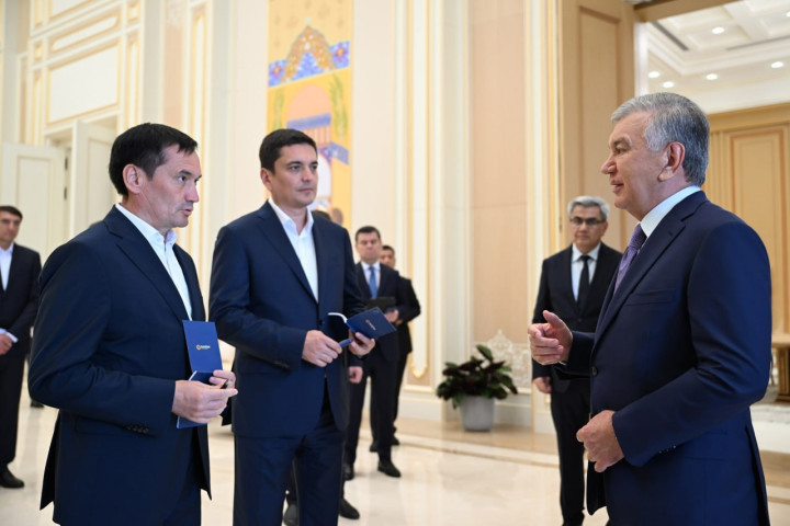 Президент ознакомился с ходом модернизации аэропорта Ургенча