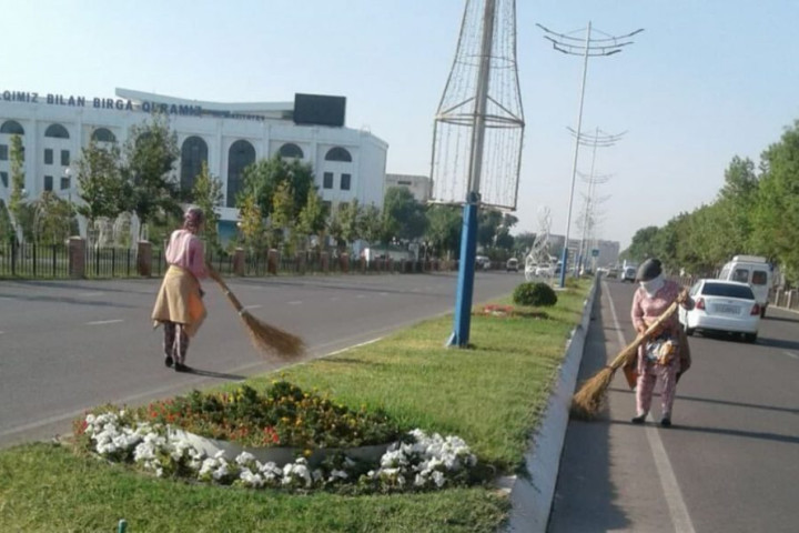В Сырдарьинской области работника службы благоустройства сбила машина, когда тот подметал улицу
