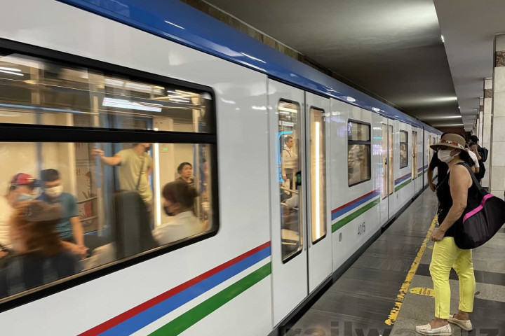 Новые поезда метрополитена запустили в эксплуатацию