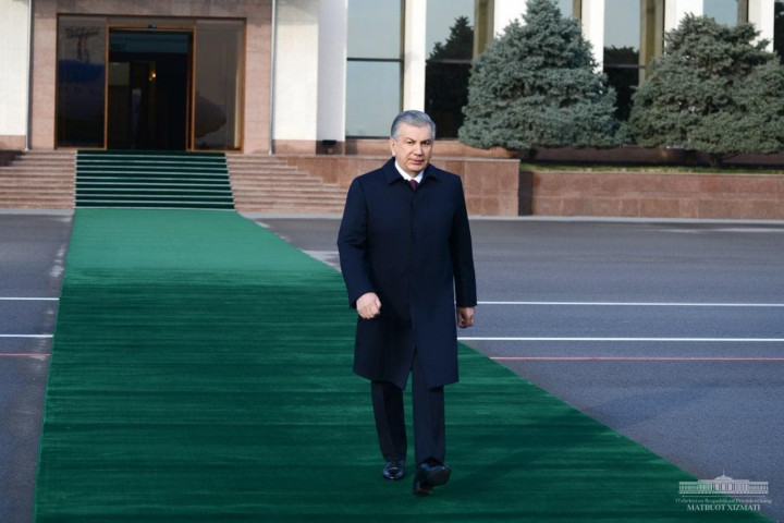 Президент отбыл в Кашкадарью для участия в церемонии открытия завода “Uzbekistan GTL”