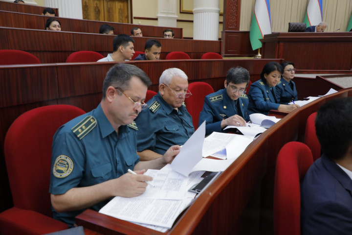 В Узбекистане установят ответственность за нарушение ПДД на скутерах и самокатах