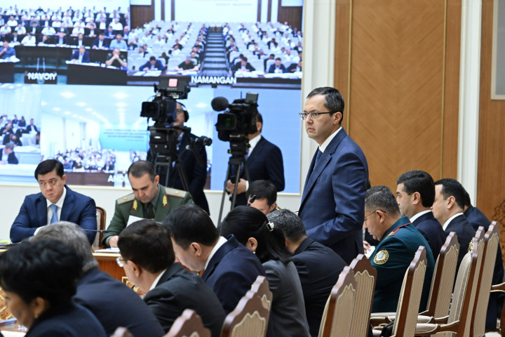 Президент Узбекистана резко раскритиковал работу банков в махаллях