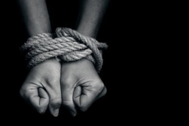 В Кашкадарье девочку-подростка удерживали в сексуальном рабстве в течение семи месяцев