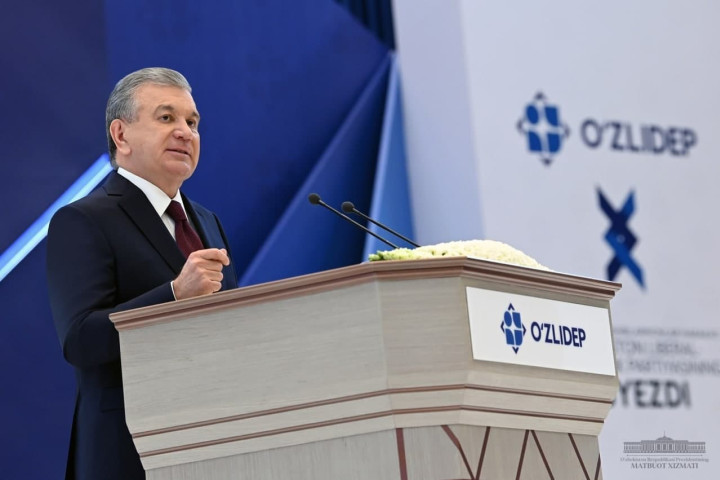 Кандидатуру Шавката Мирзиёева на предстоящих президентских выборах члены УзЛиДеП поддержали единогласно