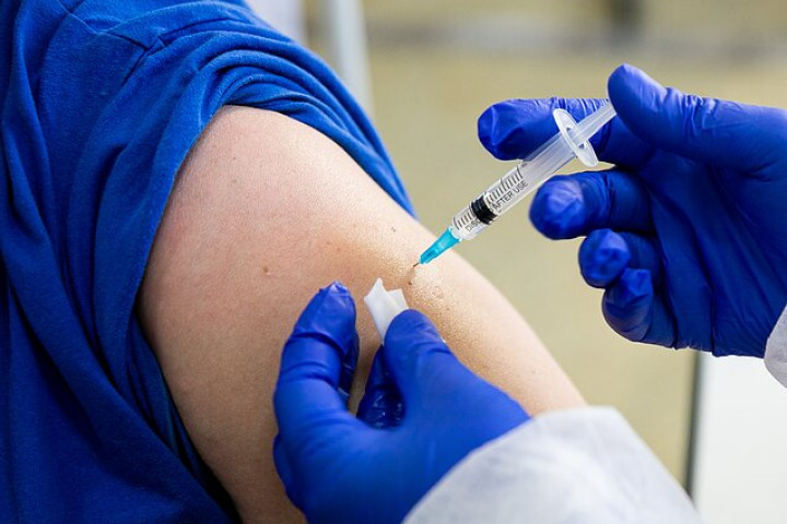 Опубликованы адреса и телефоны всех центров вакцинации в стране