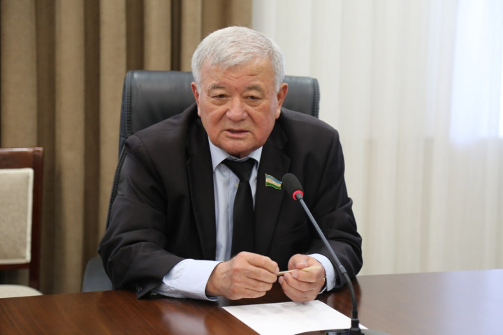 Сенатор Кутбиддин Бурханов предложил отразить в Конституции принцип презумпции невиновности