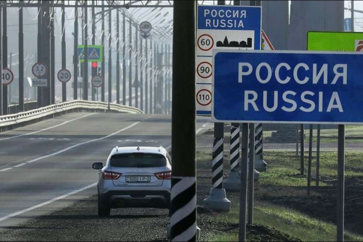 С 30 июня узбекистанцам потребуется цифровой код для въезда в Россию
