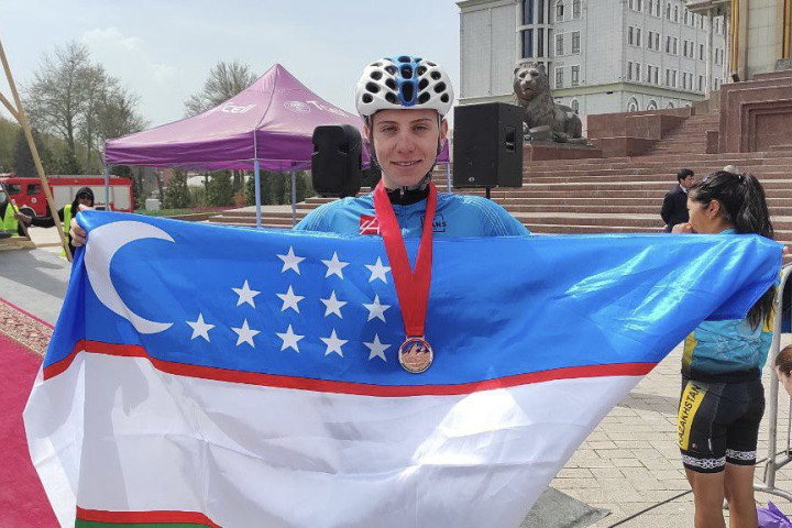 Узбекская велоспортсменка Янина Кускова выиграла третью медаль на чемпионате Азии