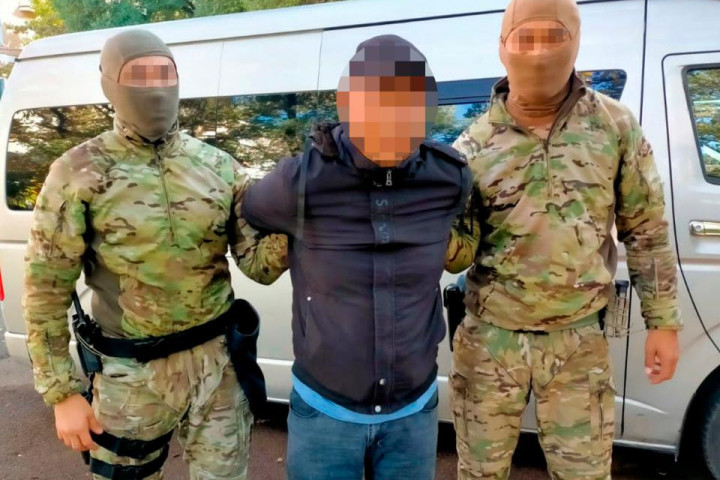 В Казахстане задержали членов преступной группировки, вымогавшей деньги у иностранцев на узбекско-казахской границе