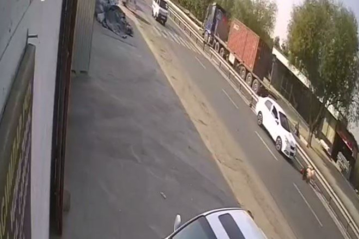 В Андижанской области водитель сбил детей на нерегулируемом пешеходном переходе