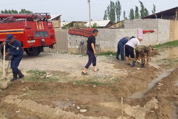 В Наманганской области затопило несколько жилых домов