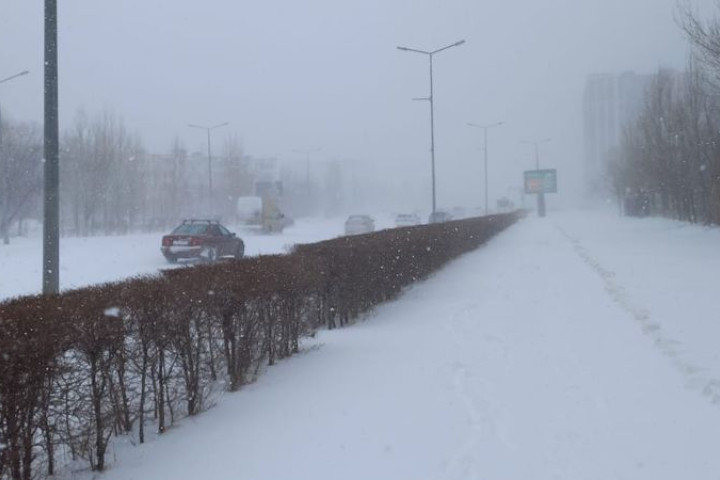 В Казахстане из-за непогоды закрыты для транспорта 15 участков республиканских трасс