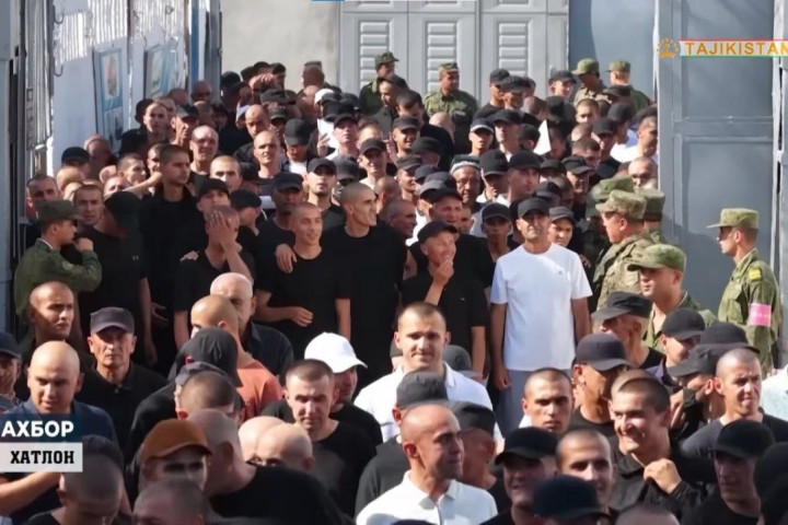 В Таджикистане по амнистии освободили около 3 тысяч заключенных