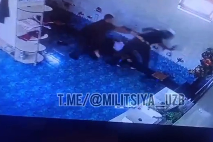 В Ферганской области на мужчину напали с ножом на территории мечети