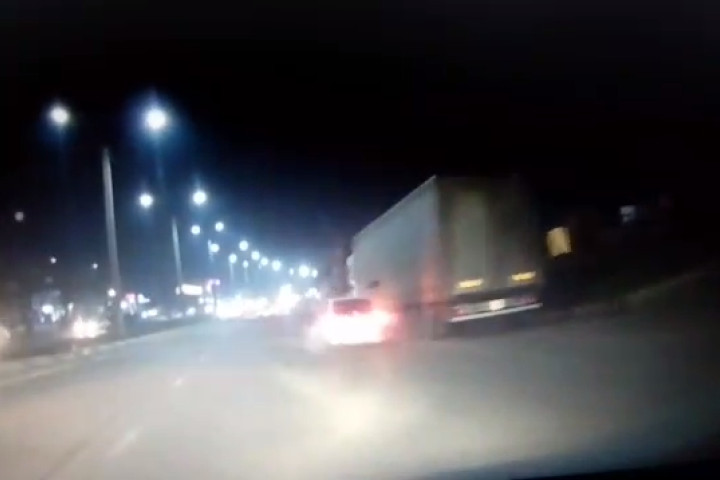Соцсети: В Ташкенте автомобиль Matiz на полной скорости сбил пешехода