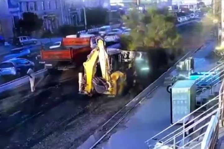 В Бухаре нарушителя обязали посадить 400 деревьев вместо уничтоженных четырех - видео