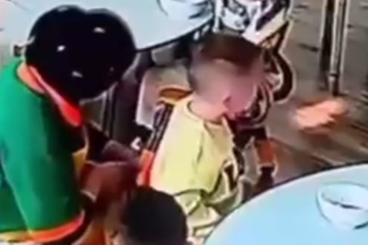 Прокуратура изучает случай в детском саду Ташкента, где ребенка привязали скотчем к стулу
