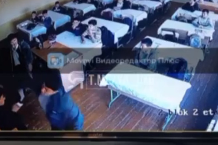 В Джизаке отец избил одноклассников дочери. Возбуждено уголовное дело