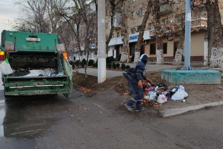 Из-за долгов по вывозу мусора почти 200 тыс. узбекистанцев ограничили в оплате электричества