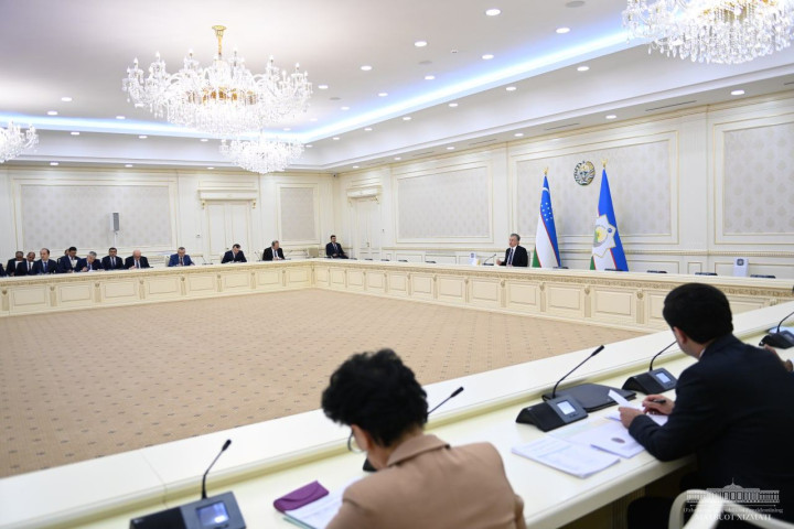 Президент Узбекистана подверг резкой критике хокимов за неудовлетворительное состояние дел в школьной сфере